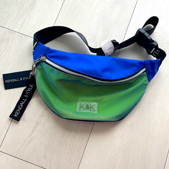 Kendal and Kyle front pouch purse. Like green and royal blue never been used - Picture 1 of 6